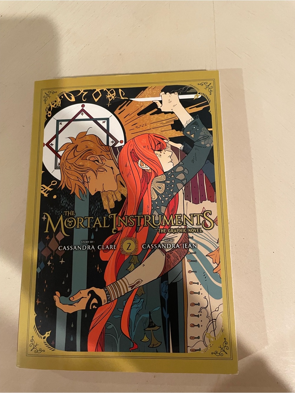 The Mortal Instruments Graphic Novel Vol. 2 - Yellow Cover